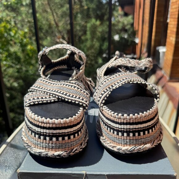 New Amambaih Beatriz Wrap Platform Sandals Black Tan Cream Free People 9/39 - Picture 5 of 12